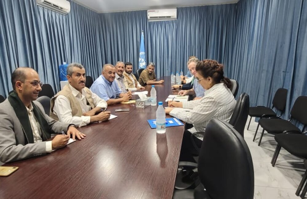 UNMHA Head of Mission and RCC Chair Michael Beary having discussions with the RCC delegation representing authorities in Sana'a at UNMHA HQ in Hudaydah (Photo: RCC/ 11 October 2022).