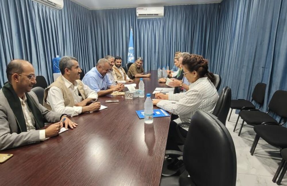 UNMHA Head of Mission and RCC Chair Michael Beary having discussions with the RCC delegation representing authorities in Sana'a at UNMHA HQ in Hudaydah (Photo: RCC/ 11 October 2022).