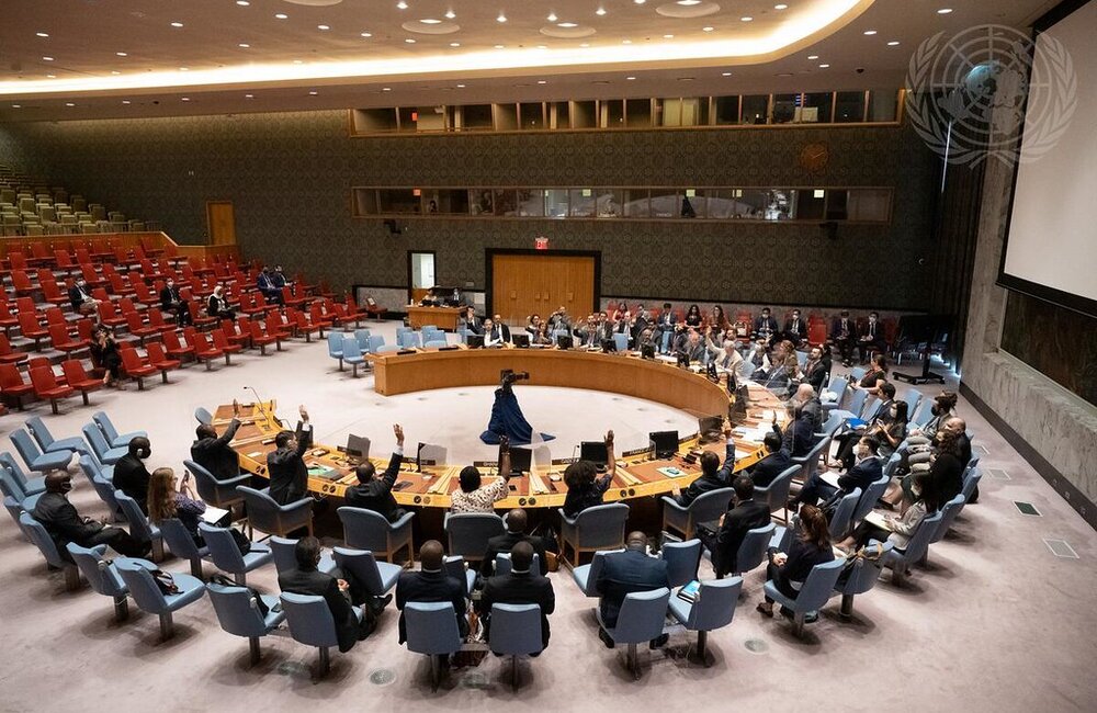 The Security Council unanimously adopts resolution 2643 (2022) on extending until 14 July 2023 the mandate of United Nations Mission to support the Hudaydah Agreement (UNMHA) to support the implementation of the Agreement on the City of Hodeidah and Ports of Hodeidah, Salif, and Ras Issa as set out in the Stockholm Agreement (UN Photo/Evan Schneider).